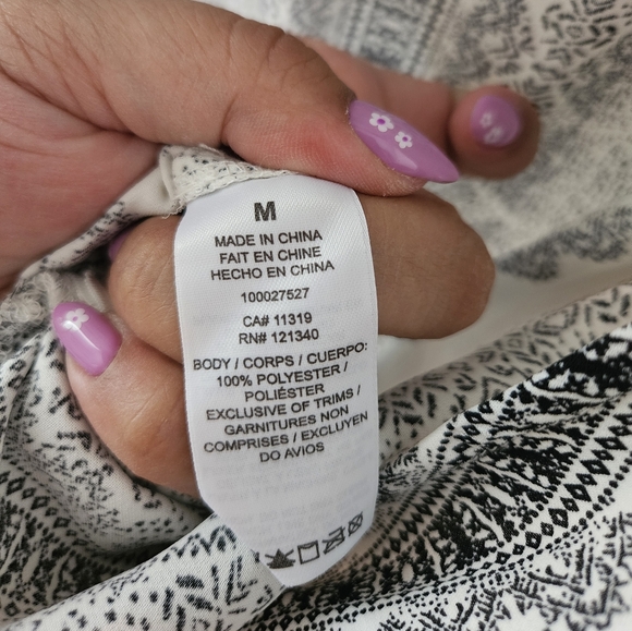 Dynamite Patterned Romper - Picture 6 of 7